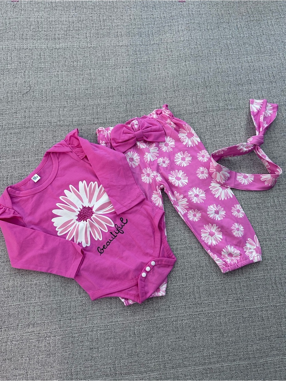 Baby Girl Pink Daisy Bodysuit & Pants Set. Size 18/24M. NWOT